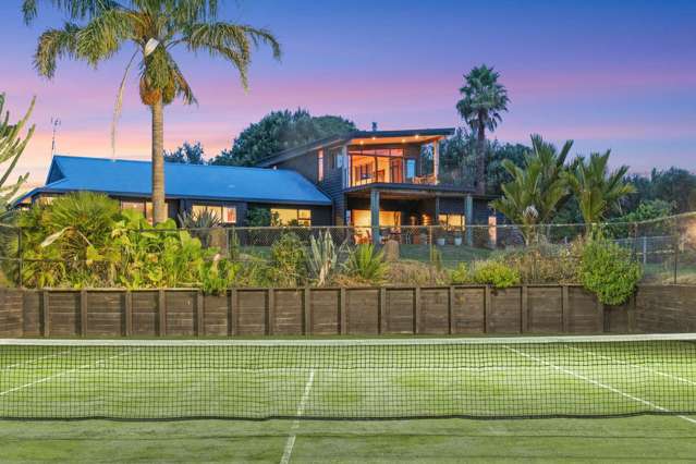 IMPRESSIVE RESORT STYLE LIVING ON 1 HA