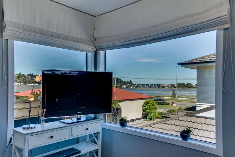 3/30 Meeanee Quay Westshore_11