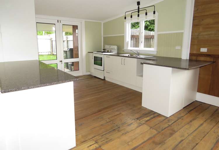 39 Shiel Street Reefton_9