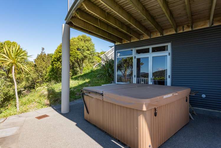 9 Caughley Grove Karori_25