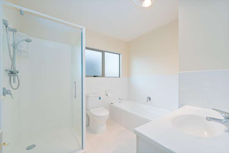 16B Charlenne Close Ranui_13