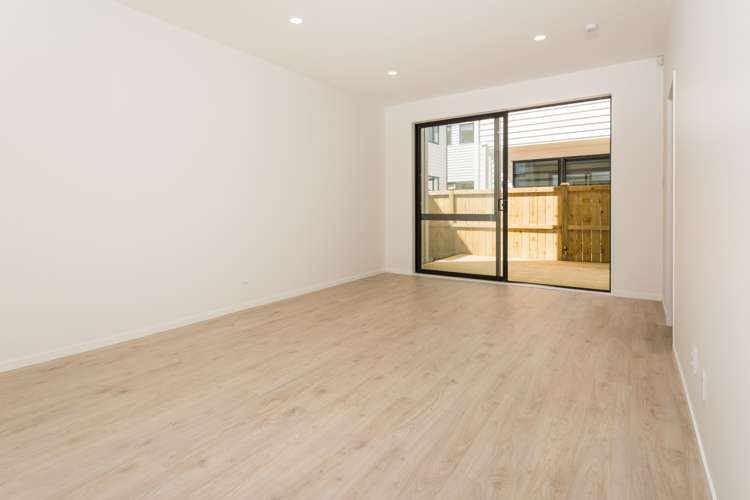 7 Pihoihoi Place Hobsonville_9