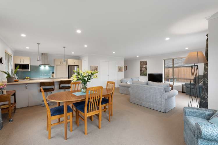 12 Korari Grove Redwoodtown_7