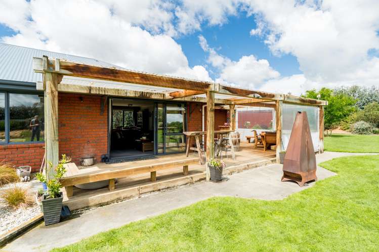 185 Centre Road Momona_19