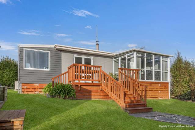 Unique, Sunny and Modern in Quiet Cul-de-Sac