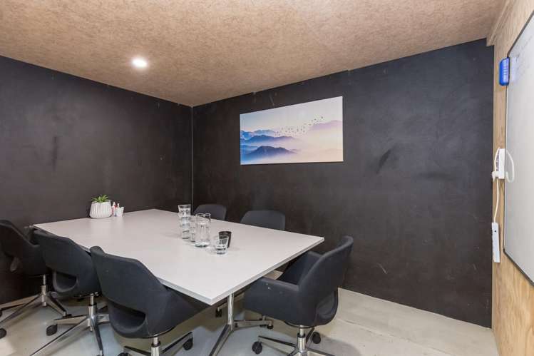 66-80 High Street North Carterton_22