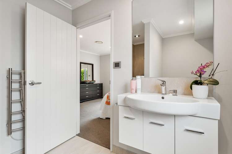 7 Laurie Street Red Beach_16