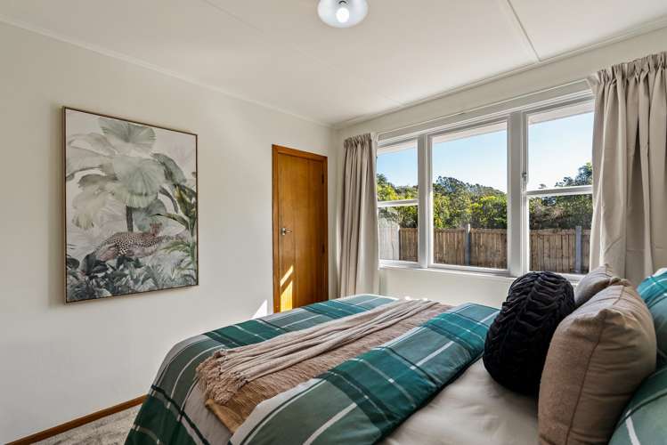 61 Beazley Avenue Paparangi_12