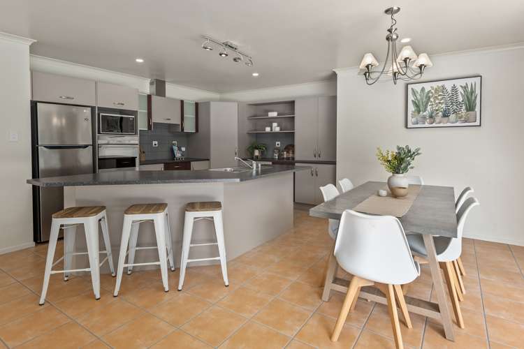 10 Sequoia Place Kamo_11