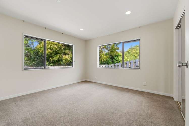 2/75A Target Road Totara Vale_30
