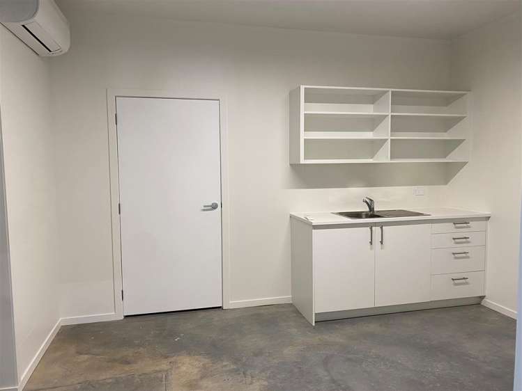 Tenancy 1, Part of 87 Kahikatea Drive Melville_6