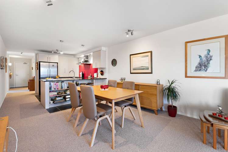 2a/12 Seaway Road Clarks Beach_5