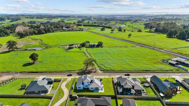 9 Day Road Patumahoe_1