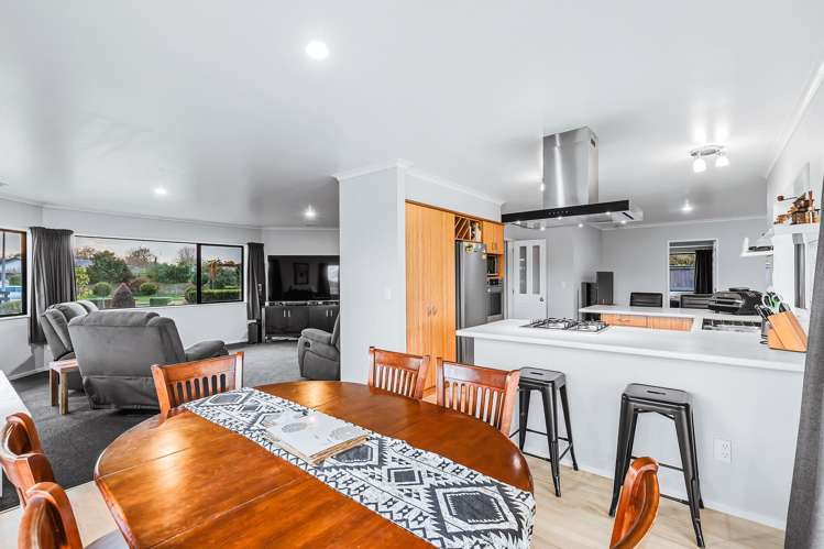 8 De La Mare Drive_5