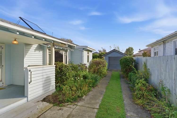 48 St Andrews Square Strowan_23