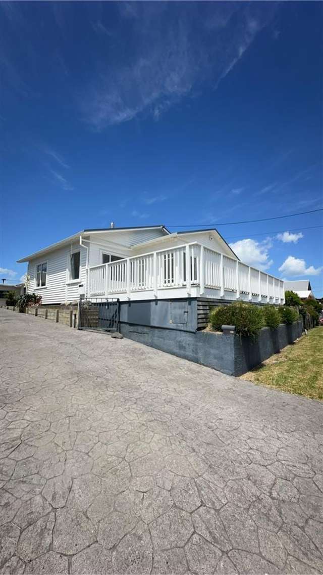 Three Bedroom Bungalow with Extra Room