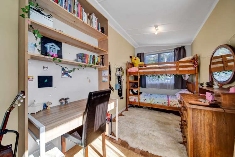 17 Tongaporutu Road Tongaporutu_12