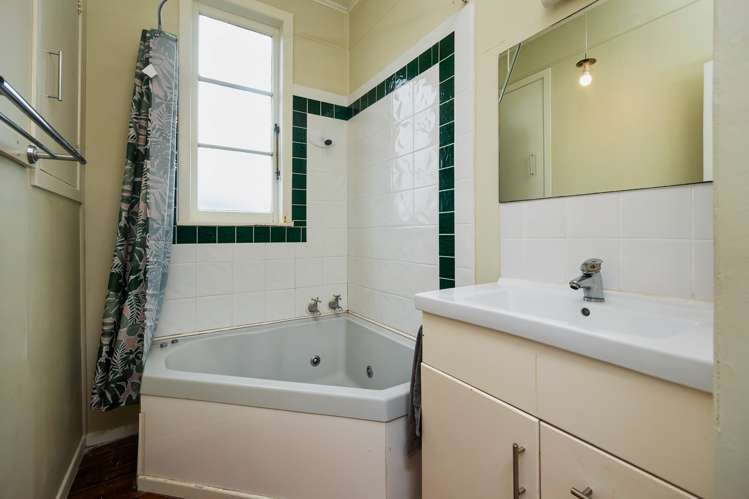 24 Arahoe Road New Lynn_9