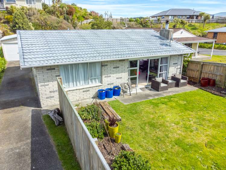 81 Tasman Road Otaki Beach_10