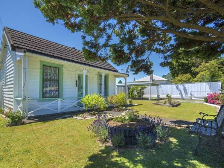 67 Broadway Picton_1