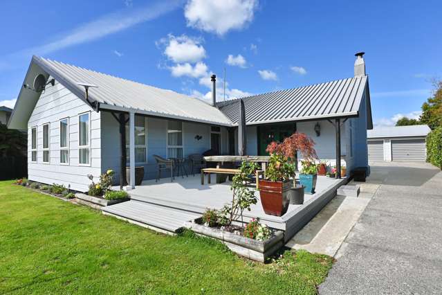 Delightful family home with detached studio unit