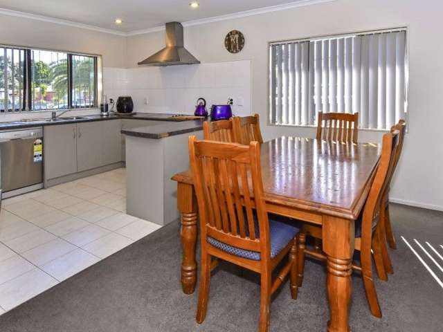 196 Robertson Road Mangere East_1