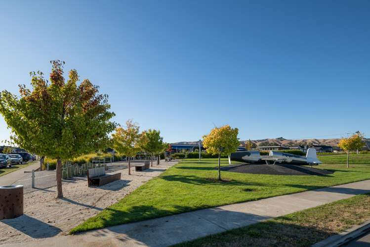 2 Kittyhawk Road Burleigh_8