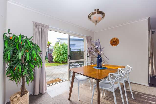 7 Lithgow Drive Otamatea_4