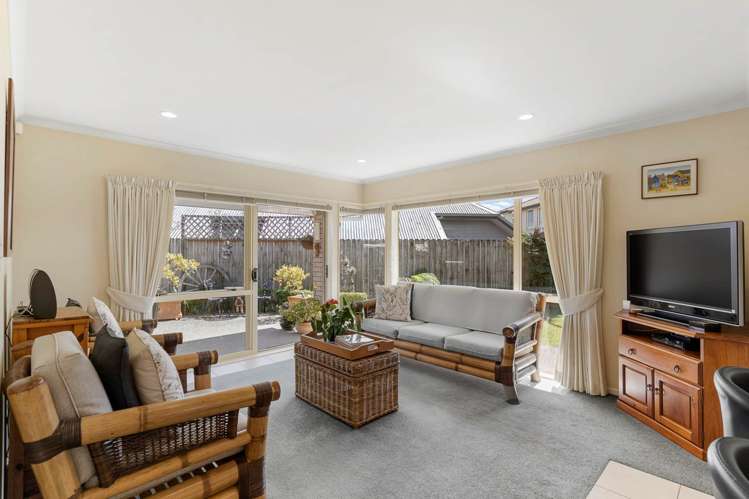 210 Hill Road The Gardens_8