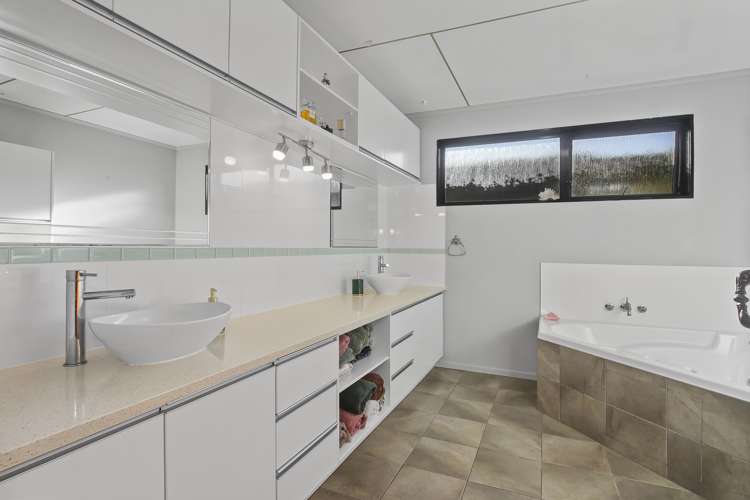 73 Torkar Road Clarks Beach_15