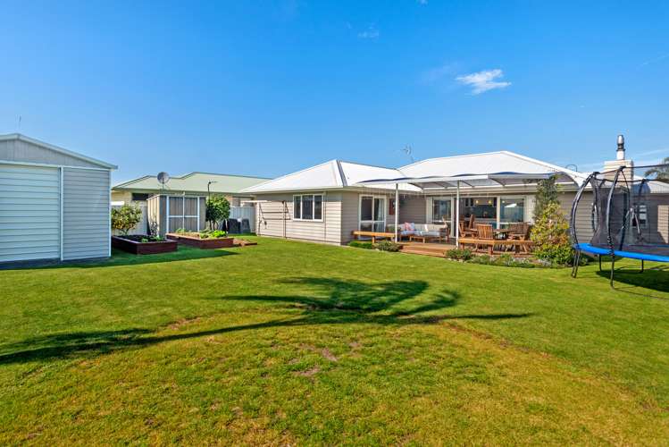 25 Pohutukawa Grove Lytton West_23