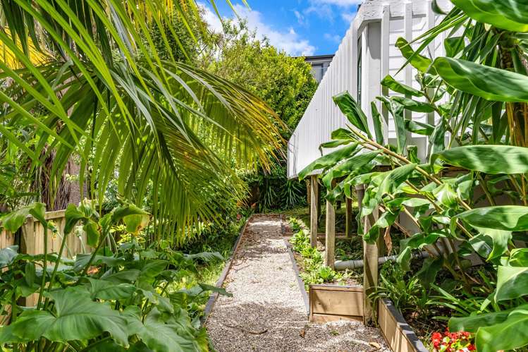 2/143 Rangatira Road Beach Haven_18