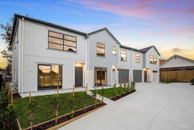 Modern Townhouses, Effortless City-Fringe Living
