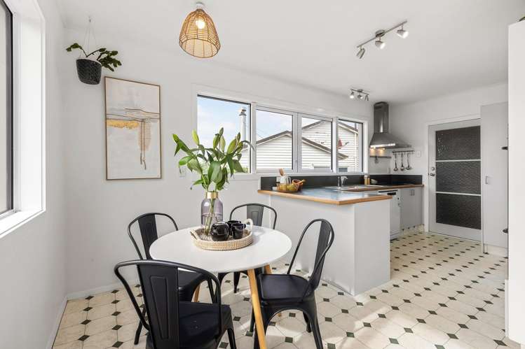 7 Bowes Crescent Strathmore Park_6