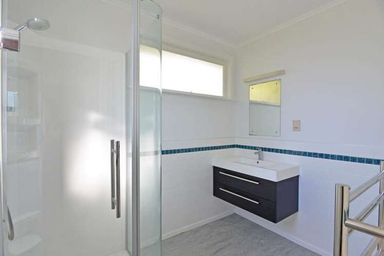 14 De Val Drive Titirangi_11