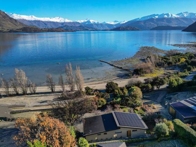 Eco-Luxury Living with Unparalleled Lake Views