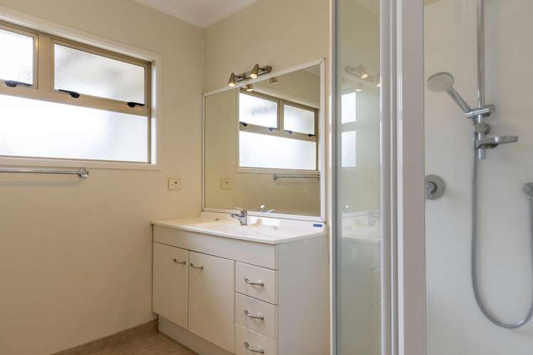 2/156 Spa Road Taupo_10