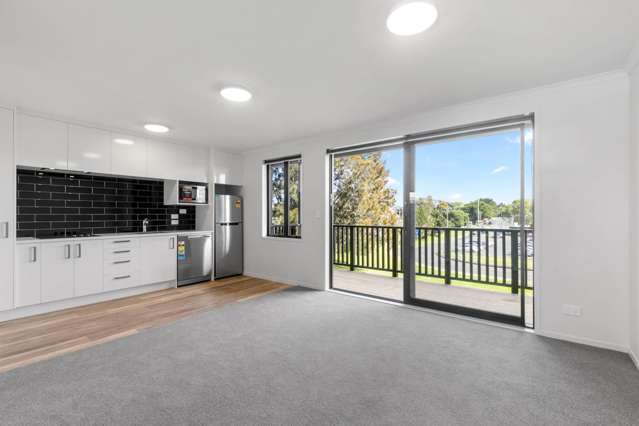 10/90 Swaffield Road Papatoetoe_2