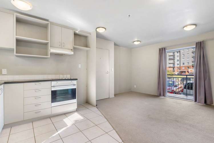 Ga/8 Crown Lynn Place New Lynn_1