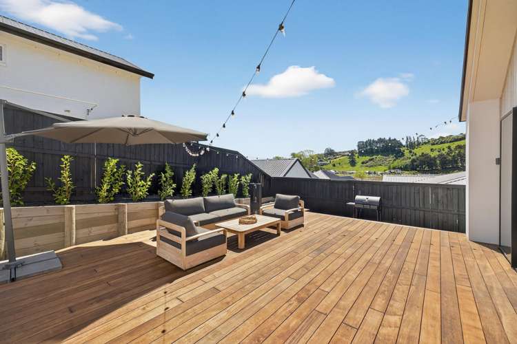 6 Round Hill Rise Cracroft_27