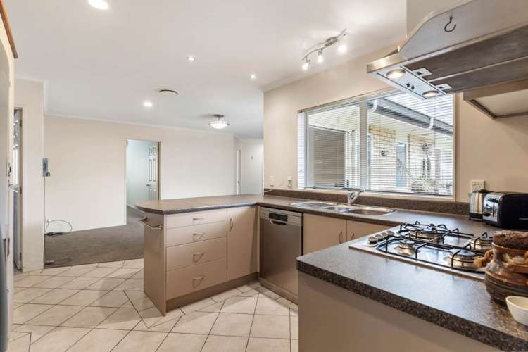 33 Craigavon Drive East Tamaki_8