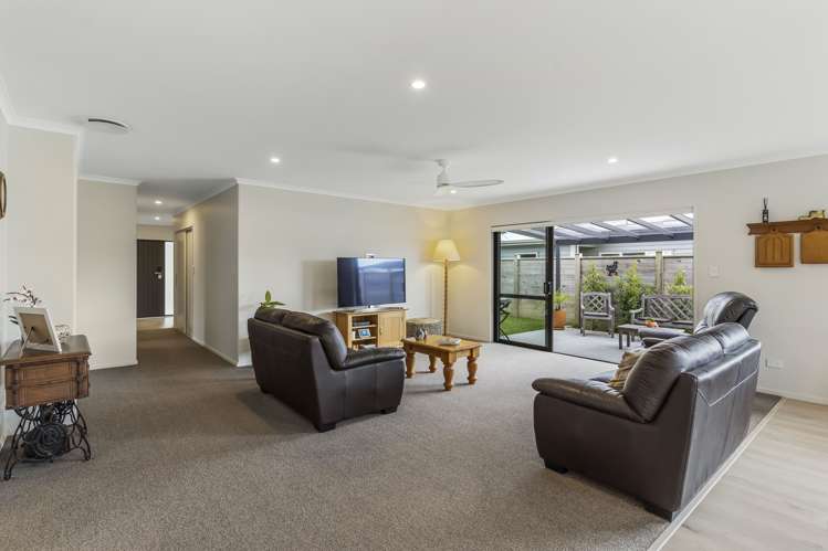 51 Couldrey Crescent Red Beach_7