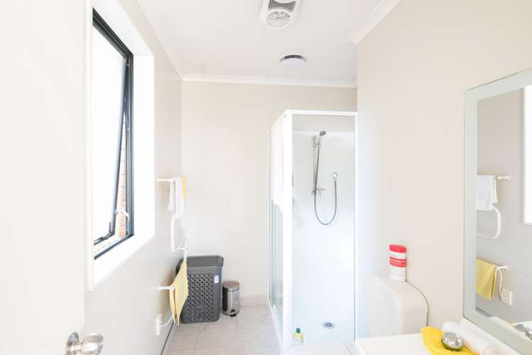 8 Simpson Road Ranui_15