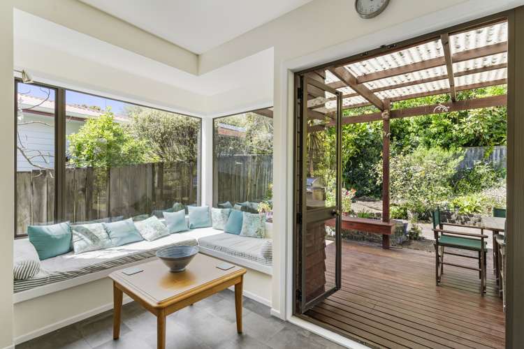 8 Webb Place Forrest Hill_9