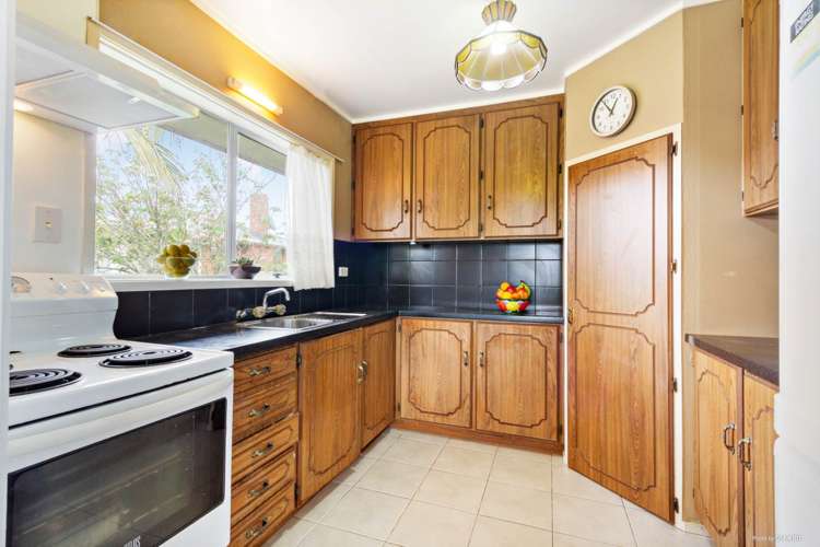 1/122 Rosier Road Glen Eden_5