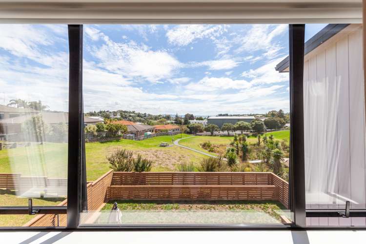 12 Seafarer Crescent Stanmore Bay_14