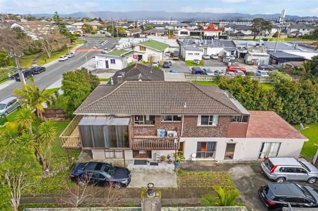 4 Roberts Road Te Atatu South_1