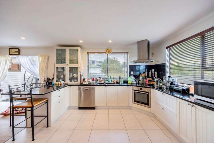 664 Beach Road Browns Bay_6