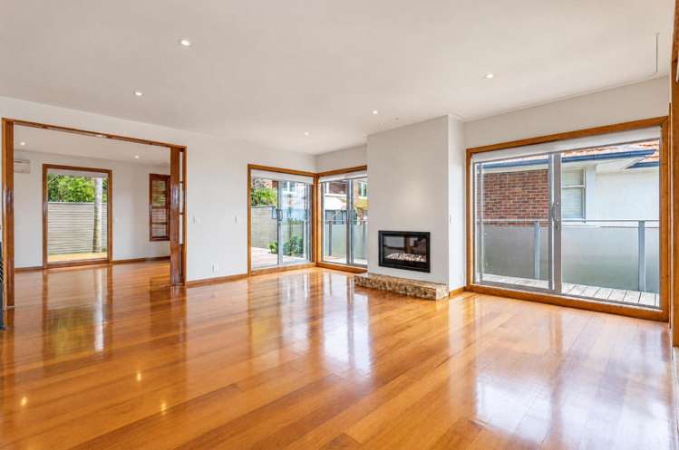 9A Cathedral Place 1761_2