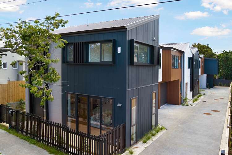 11A & 11B Cadman Avenue_0